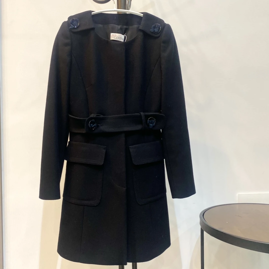 95新 Valentino/华伦天奴 valentino 黑色大衣 /40码/95新NBY8241