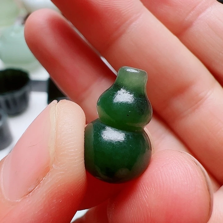 未镶嵌和田玉（碧玉）挂件