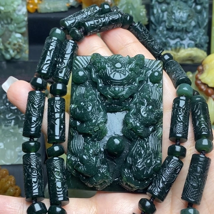 用***3蛇纹石玉未镶嵌颈饰