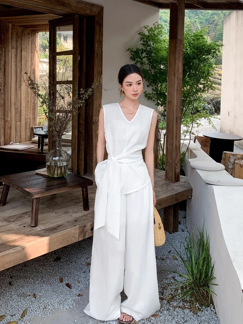 棉麻套装女2025夏季新款V领无袖衬衫阔腿裤一整套高级感两件套