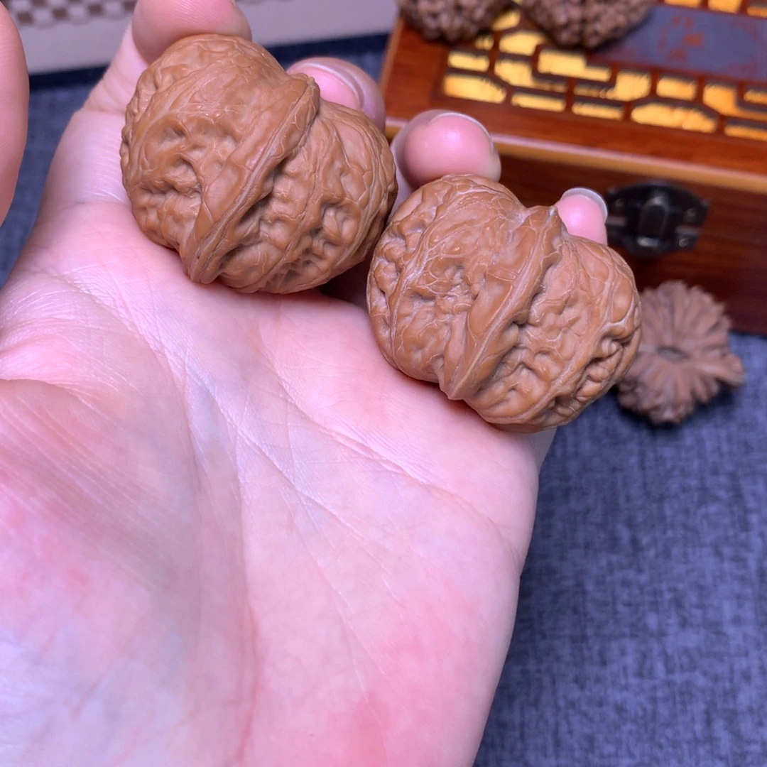 文玩核桃吊坠元宝