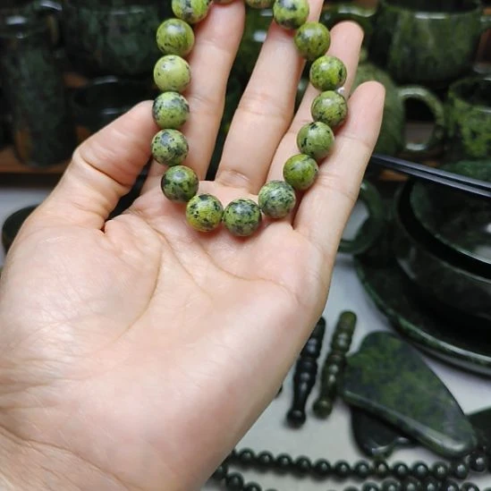 蛇纹石玉未镶嵌卡12手串