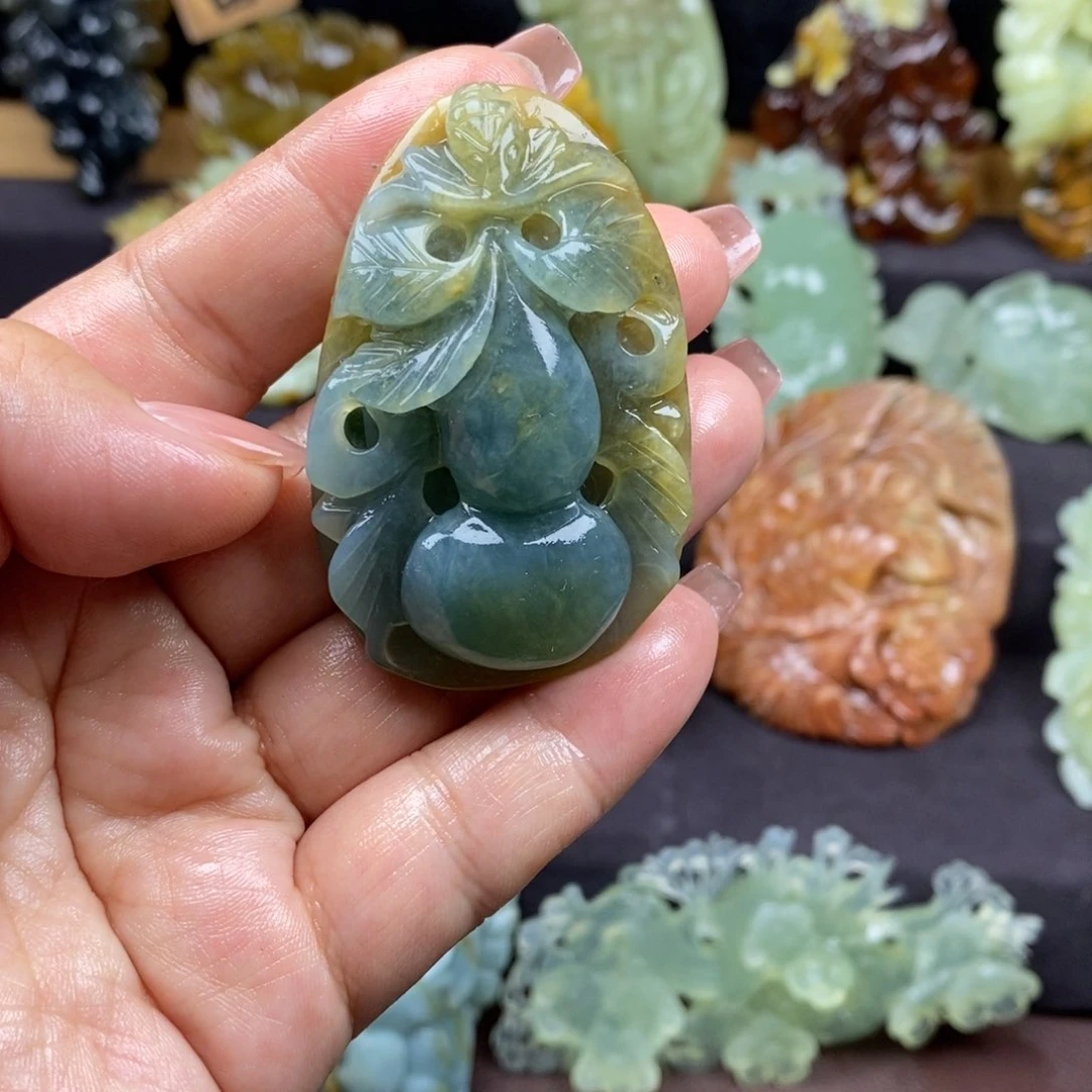 蛇纹石玉颈饰未镶嵌