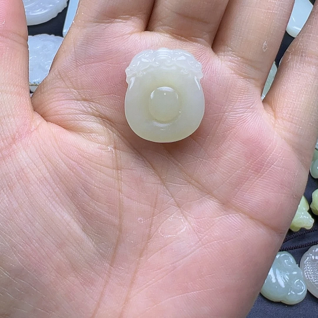 和田玉未镶嵌颈饰卡23