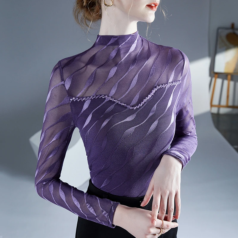 设计感钉珠拼接网纱上衣秋冬新款内搭打底衫女V领修身洋气小衫