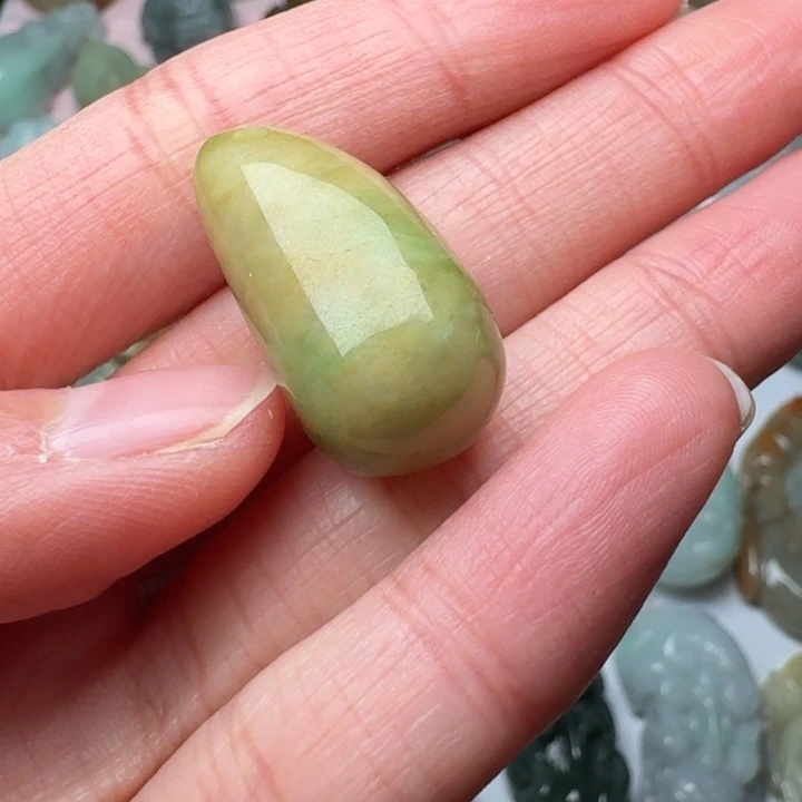 翡翠未镶嵌颈饰吊坠