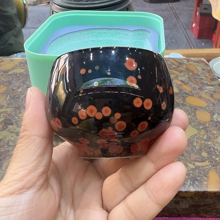 盏杯一个，瓷。。。品茗