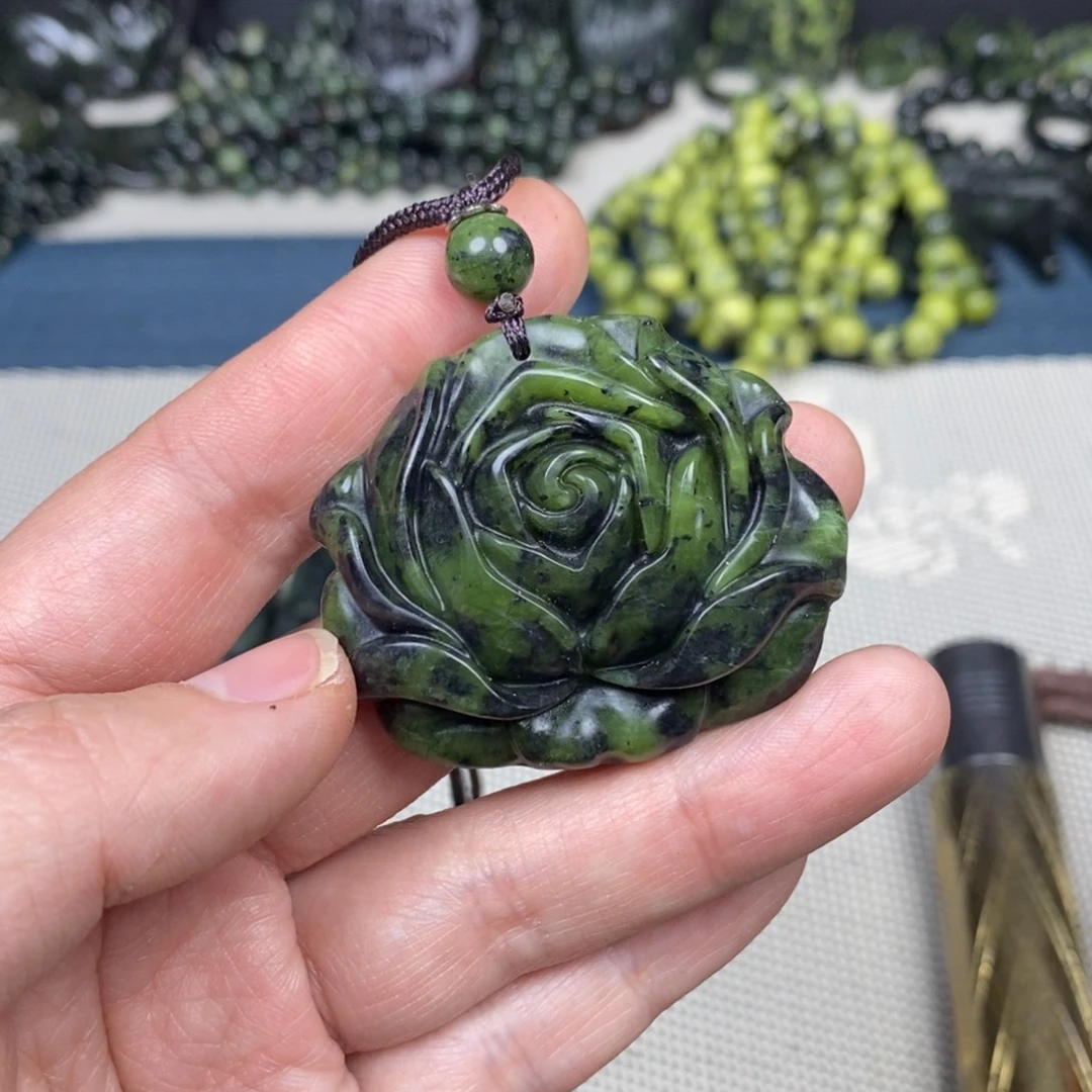 蛇纹石玉未镶嵌颈饰高冰花开富贵，微包容