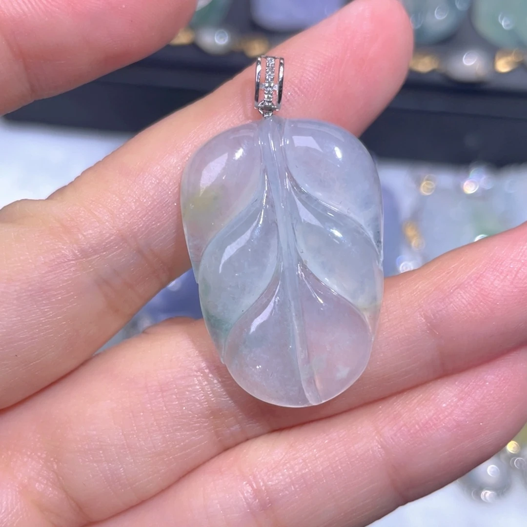 颈饰18K金镶嵌翡翠翡翠