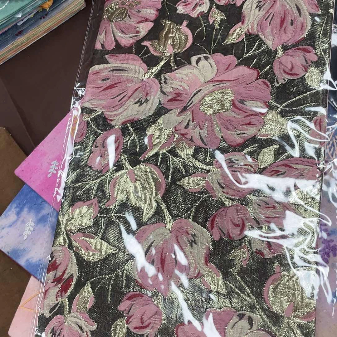 搪瓷杯子里还有好多东西