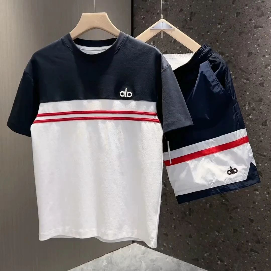 夏季轻奢薄款撞色休闲套装男拼接设计运动潮流圆领短袖短裤两件套