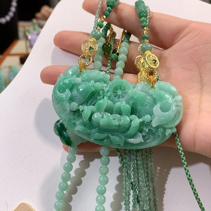 翡翠未镶嵌颈饰翡翠吊坠