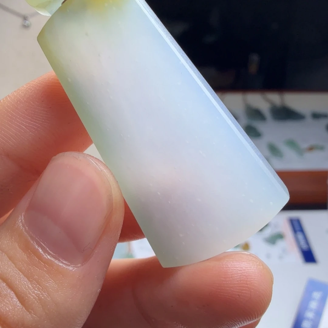 定制翡翠未镶嵌包工