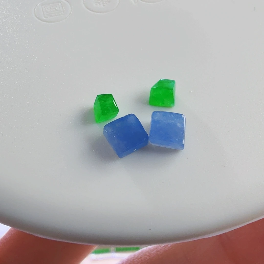 翡翠未镶嵌颈饰裸石