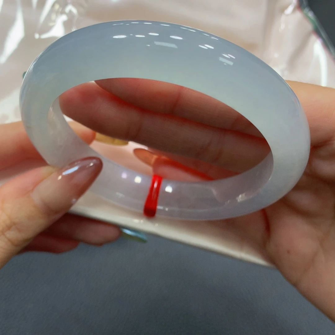 予***乐翡翠手镯未镶嵌翡翠