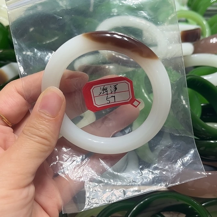 和田玉（糖玉）未镶嵌手镯