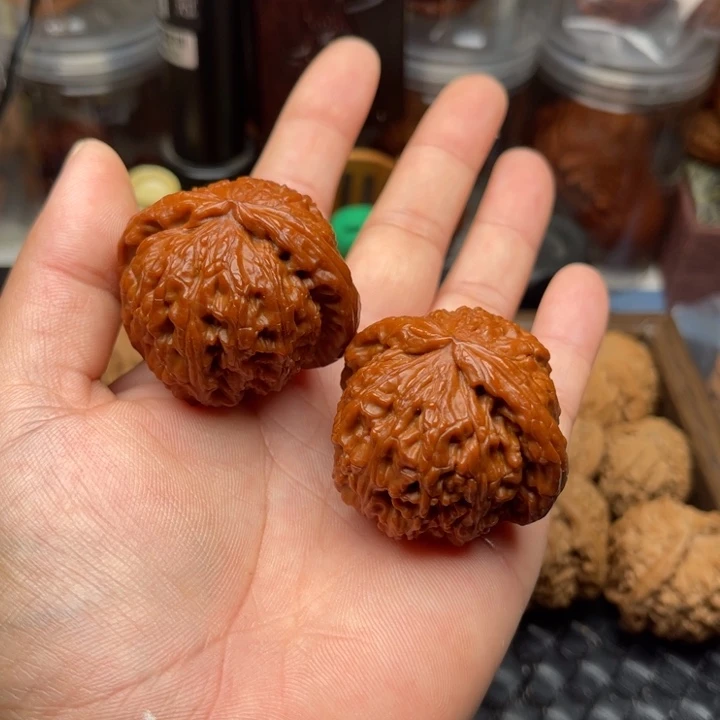 B***n把件文玩核桃白狮子