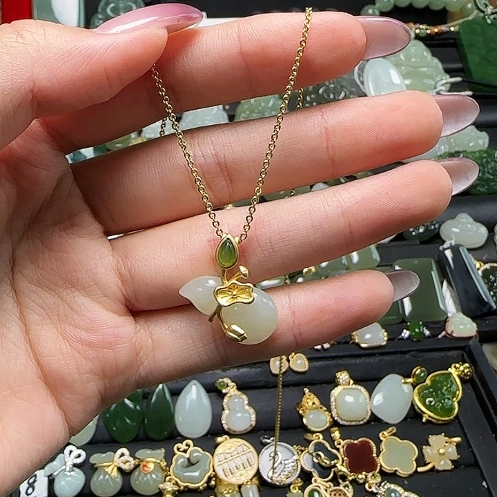 吊坠(赠链)银S925镶嵌和田玉