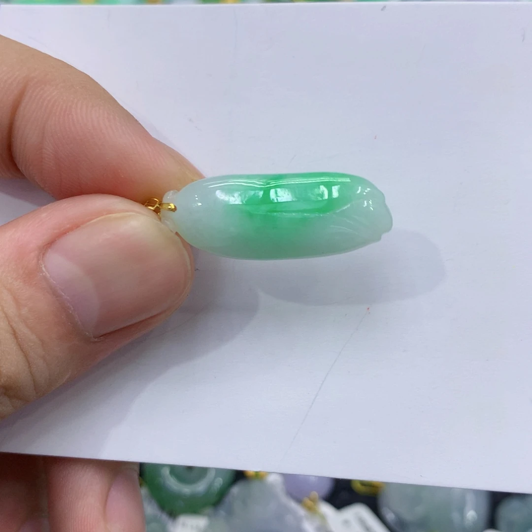 翡翠18K金镶嵌颈饰翡翠
