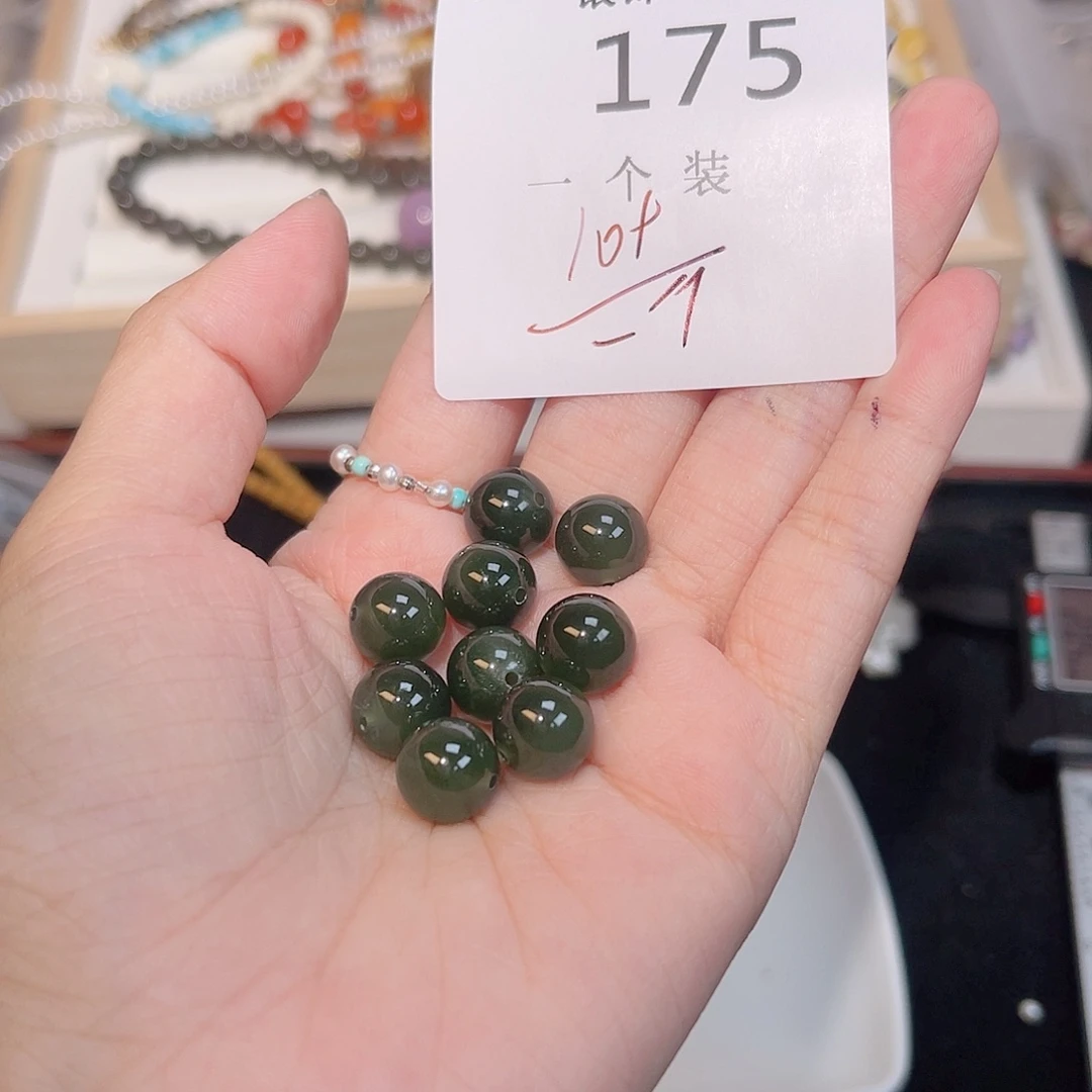 未镶嵌珠宝半成品水晶175 。