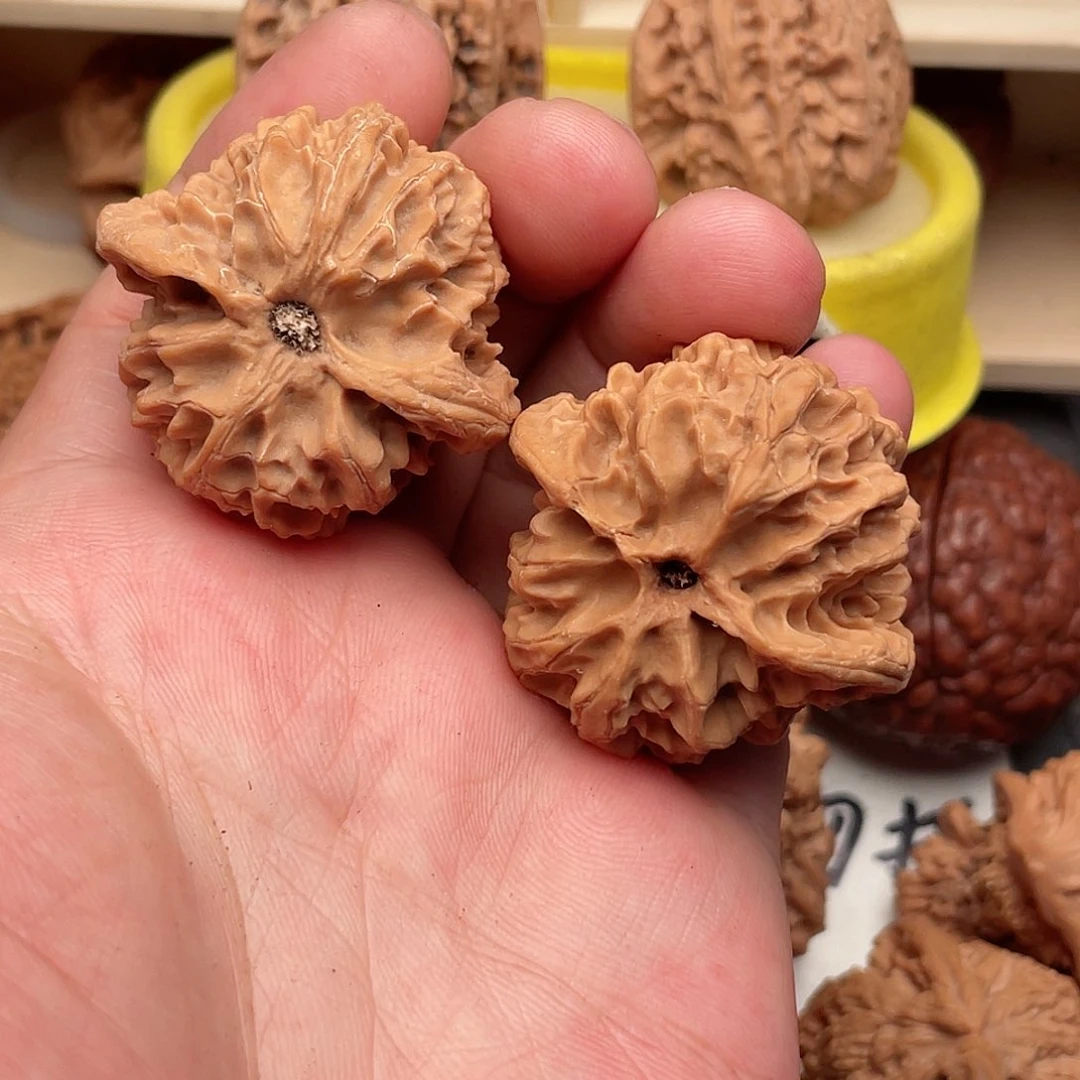 文玩核桃吊坠看**哥苹果