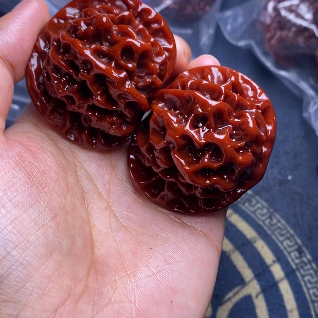 文玩核桃吊坠帝王49