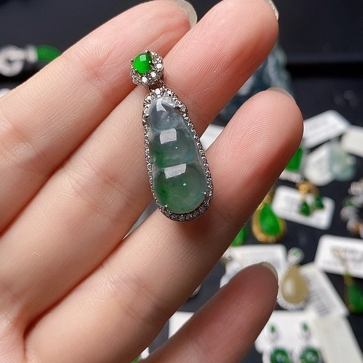 翡翠银S925镶嵌颈饰天然翡翠A货吊坠