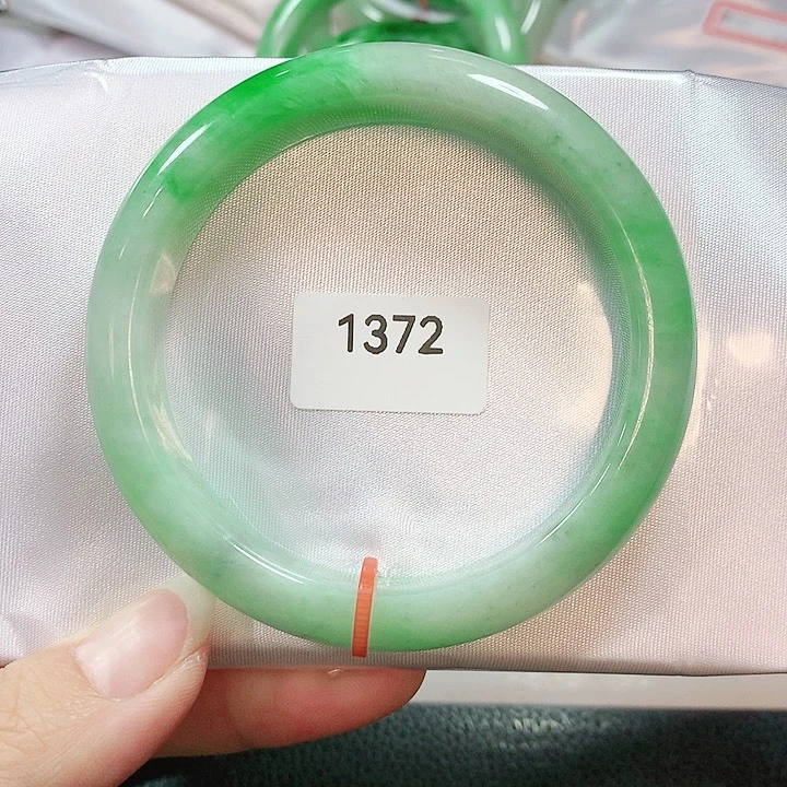 翡翠手镯未镶嵌天然翡翠手镯57.6