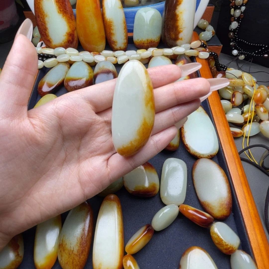 和田玉未镶嵌颈饰清**材