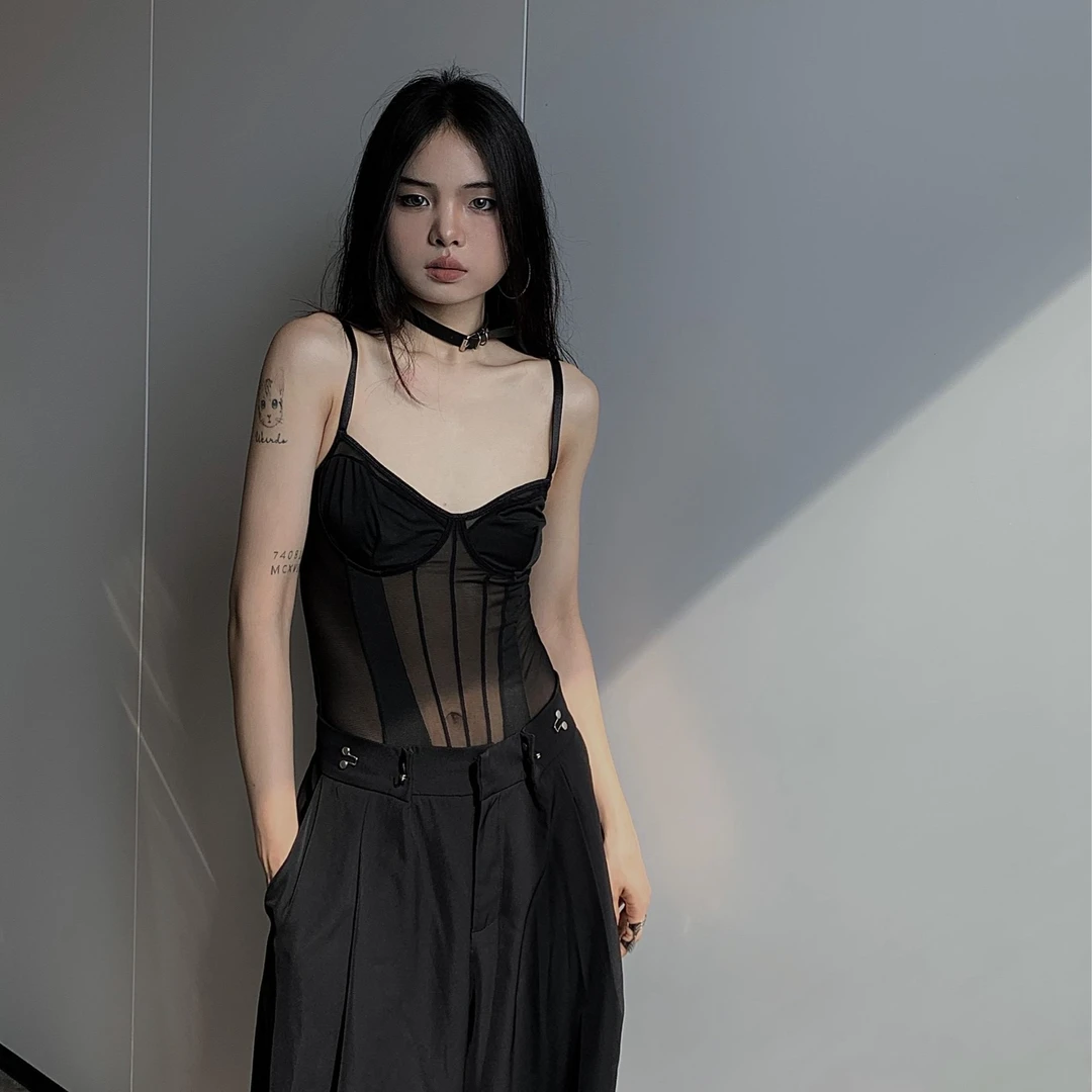 除于七 美式辣妹连体吊带性感透视露背蕾丝鱼骨拼接背心1752