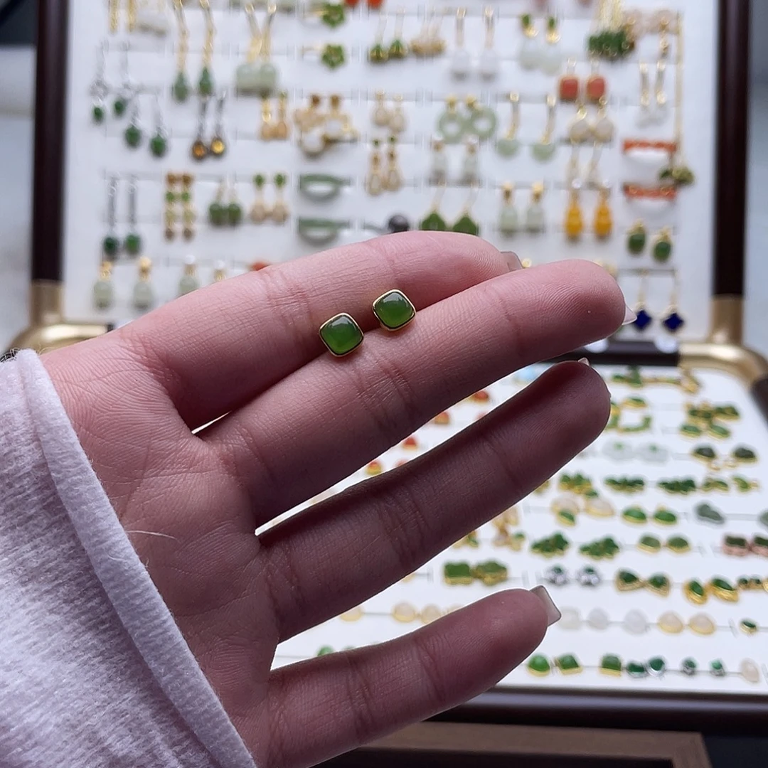 和田玉未镶嵌耳饰