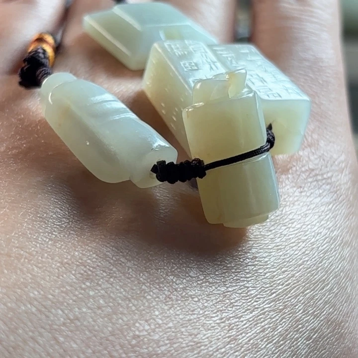 和田玉挂件未镶嵌