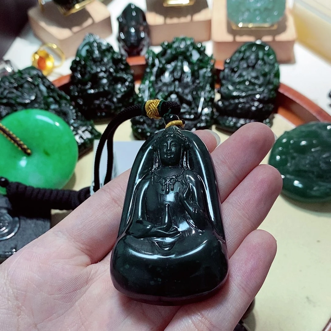 翡翠颈饰未镶嵌翡翠a