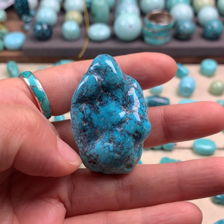 绿松石未镶嵌颈饰