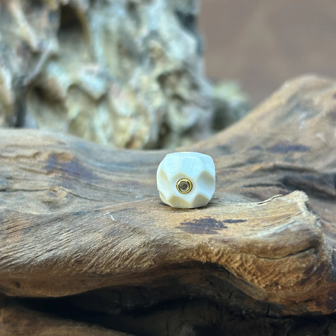 【再序】精品原色雕刻猛犸牙 无相珠DIY配饰约10mm