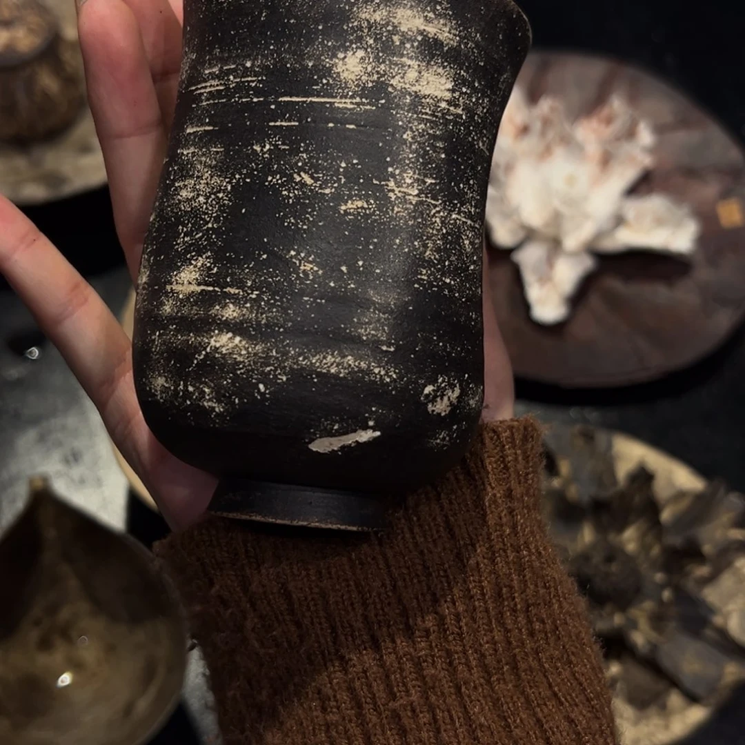 陶瓷。       陶瓷。