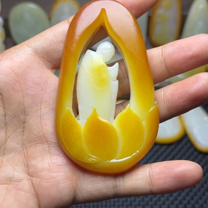 和田玉未镶嵌颈饰