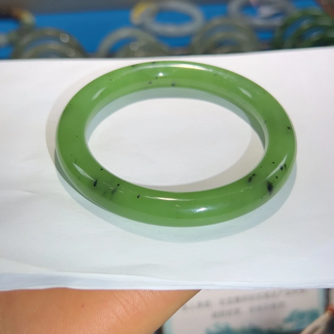 和田玉未镶嵌手镯-俄碧苹果绿猕猴桃