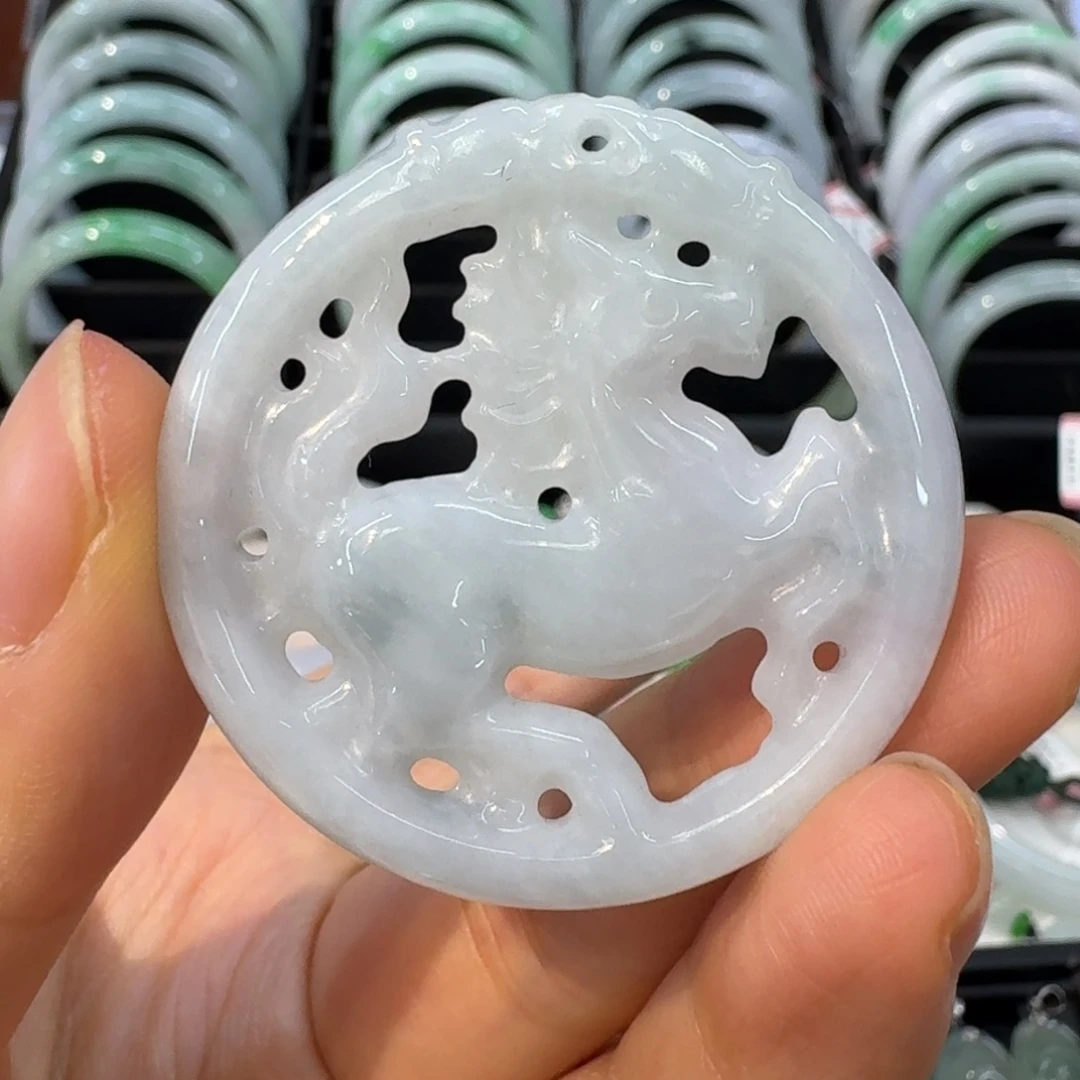 颈饰未镶嵌翡翠马到成功