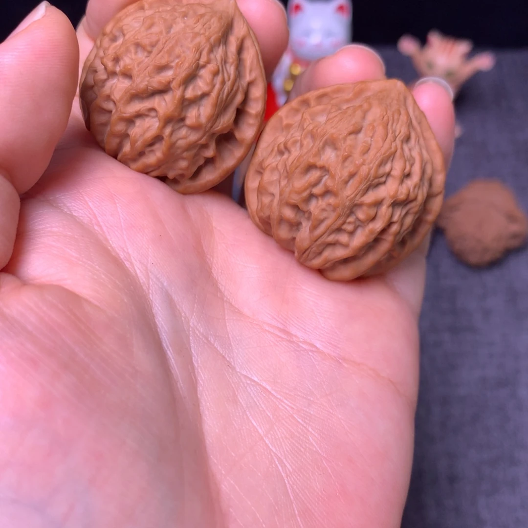 文玩核桃吊坠金牛