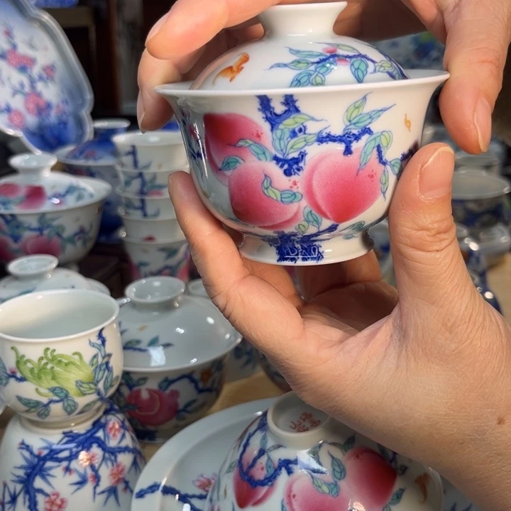 嘿***嘿青花斗粉彩5桃盖碗