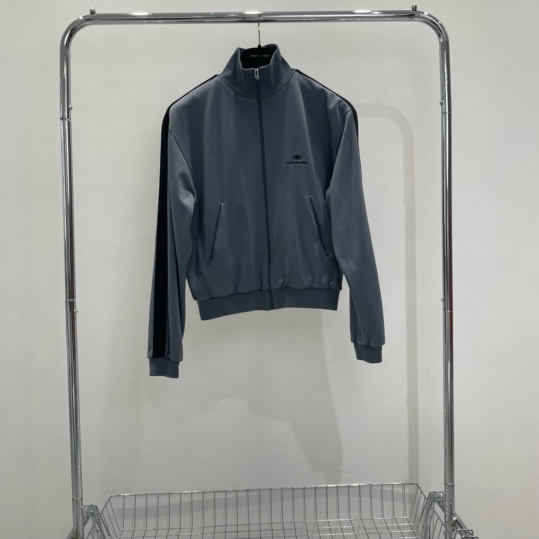 99新 Balenciaga/巴黎世家 蓝色刺绣锁扣运动外套 尺码46 yy00290