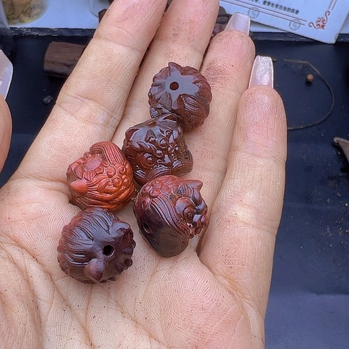 木海南红降雕刻醒狮1颗1.5尺寸