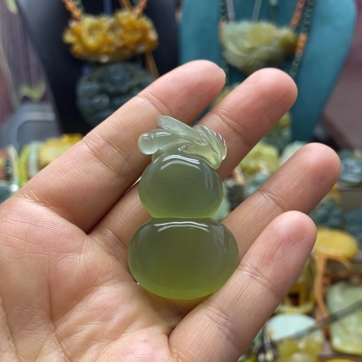 用***5蛇纹石玉未镶嵌颈饰