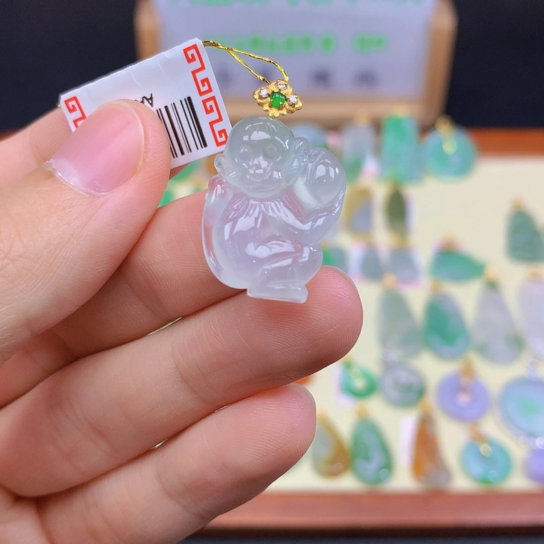 翡翠18K金镶嵌颈饰翡翠