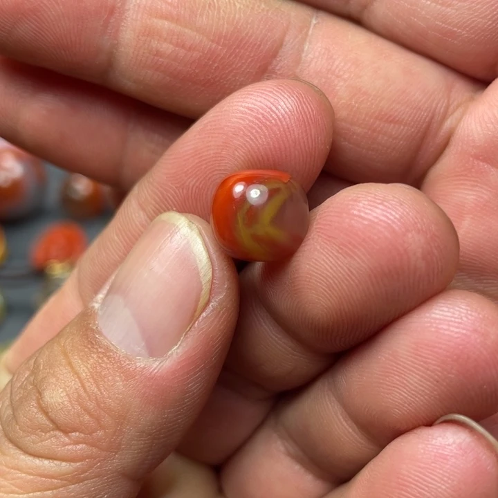 南红玛瑙未镶嵌手链