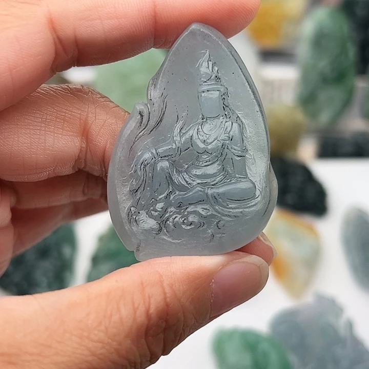 定制翡翠未镶嵌自在观音
