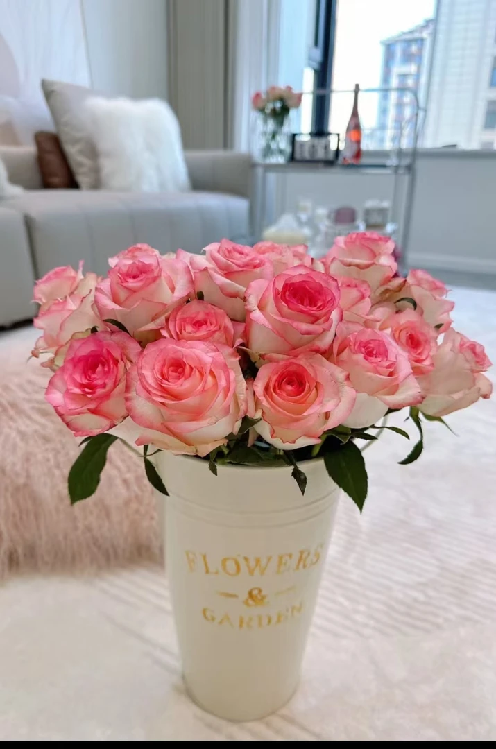 A8【艾莎+香水百合+橙色芭比+折射泡泡+混色小菊+配草】