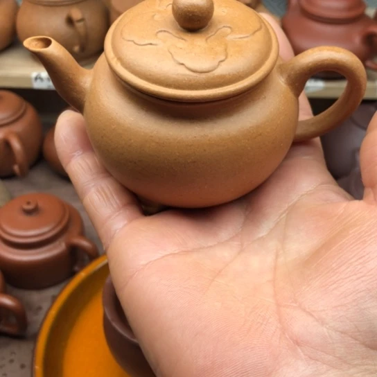 紫砂茶壶黄金段泥大彬如意150豪升左右