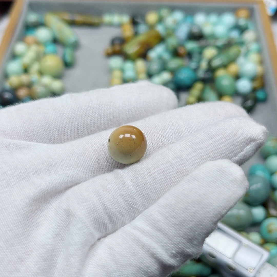 绿松石未镶嵌挂件